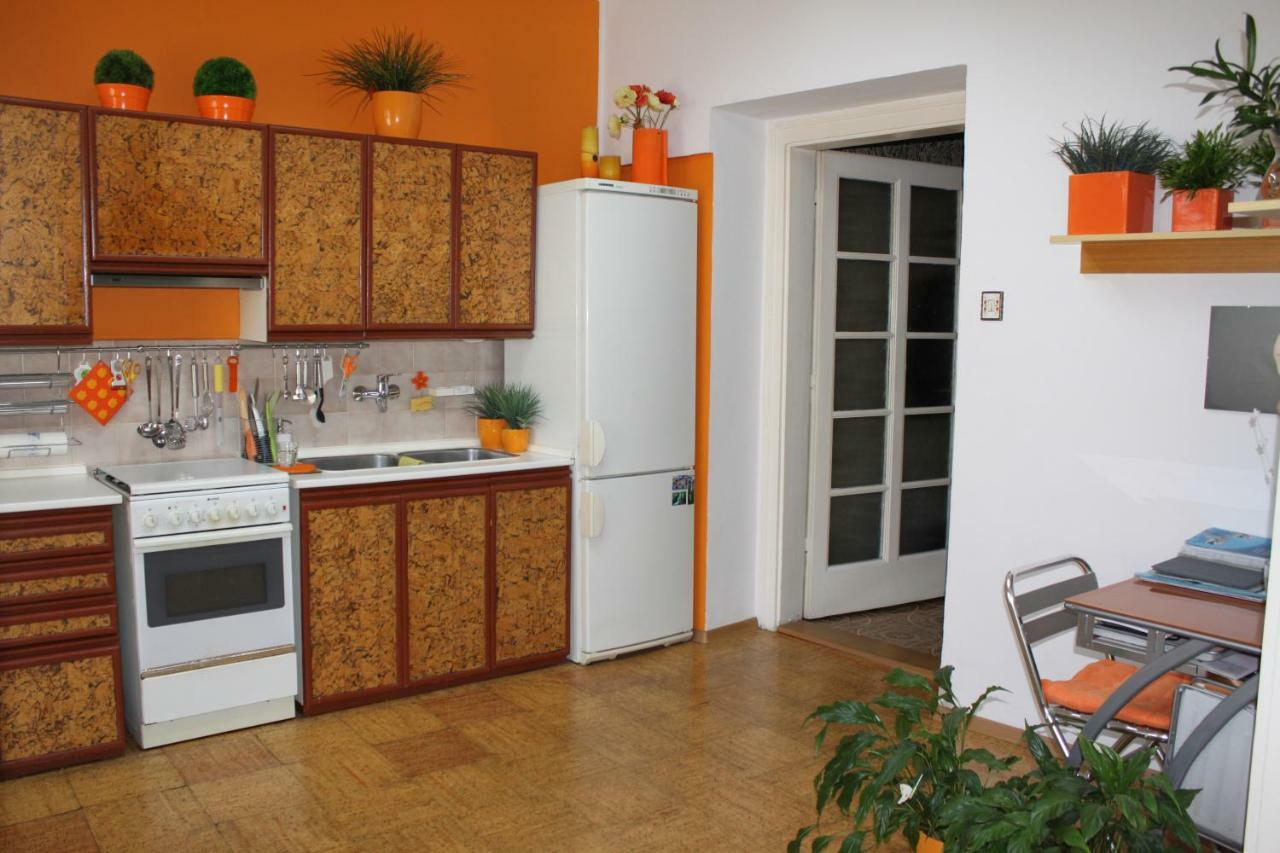 פראג Cosy Apartment Under The Tower מראה חיצוני תמונה
