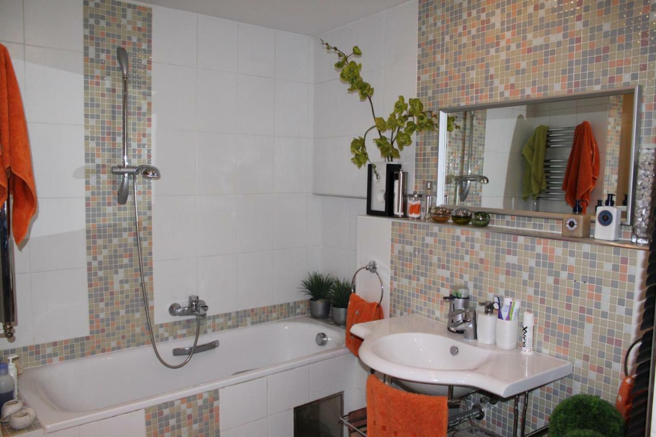 פראג Cosy Apartment Under The Tower מראה חיצוני תמונה